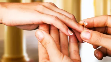 Hoppá: eljegyzését posztolta a 31 éves színésznő! - Fotó