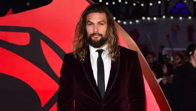 Se szakáll, se haj! Fiatalon is álompasi volt a Trónok harca sztárja!