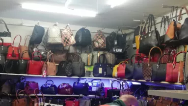 Gucci, Louis Vuitton, Michael Kors - így készültek a fővárosi piacon - Fotók