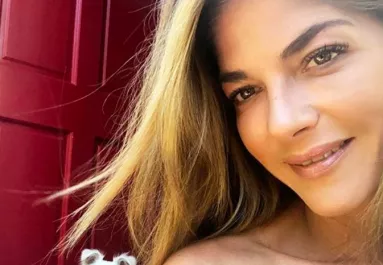 Egyik pillanatról a másikra őszült meg a 47 éves színésznő - Fotók