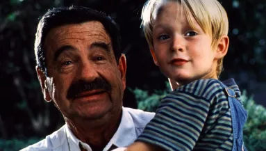 Álompasi lett a Dennis, a komisz kisfiújából - Nagy bejelentést tett - Fotók