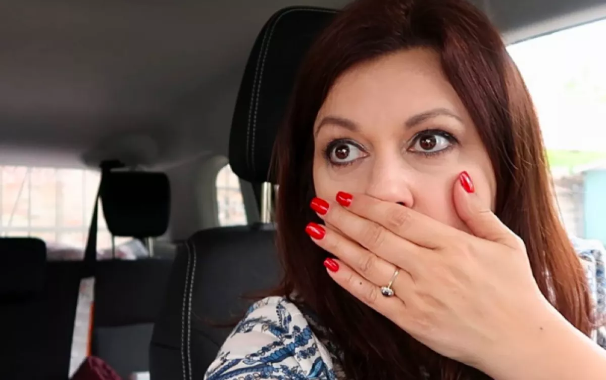 Pusztító képpel köszönti az Újévet Erdélyi Mónika!