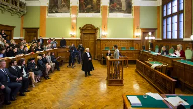 Bíróság elé állt Kern András - Megérkeztek a képek!