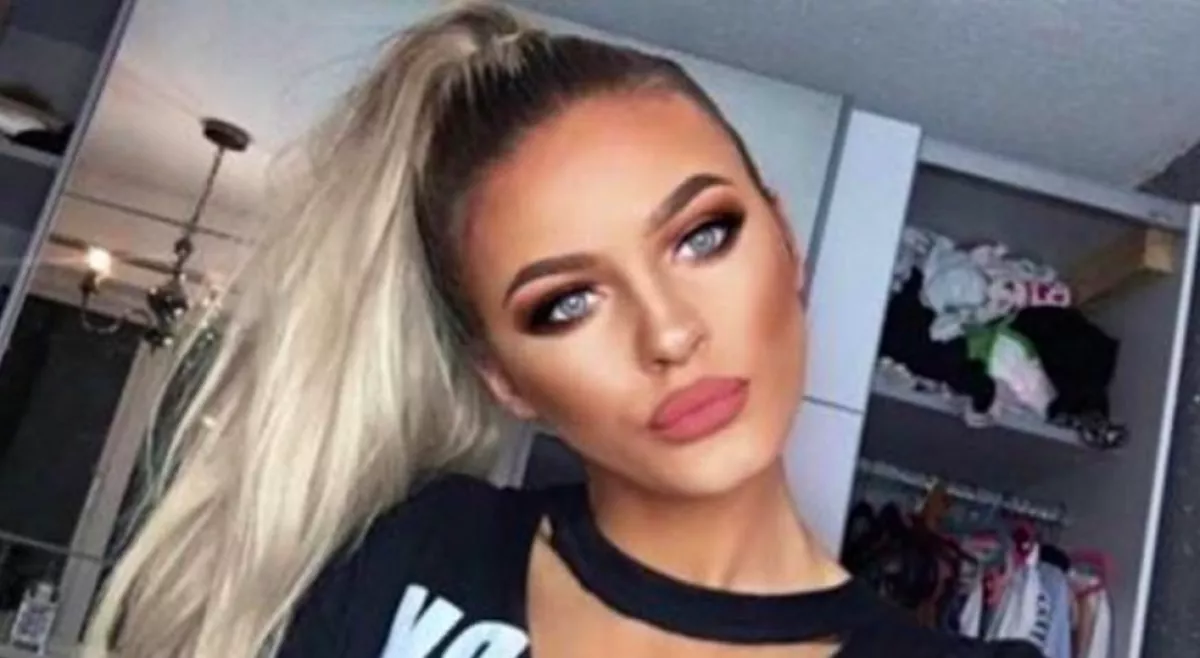 Borzasztó! Egy szelfibe halt bele ez a 21 éves lány! - Fotók