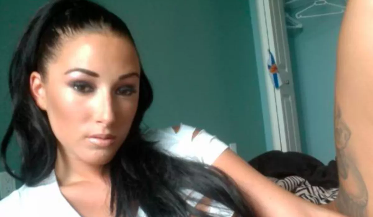 Szemöldök-átültetés - 40 millióért csúfította el magát ez a fiatal lány - Fotók