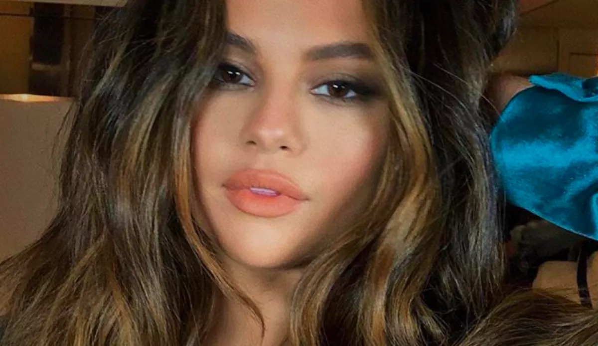 Elárulta Selena Gomez: bántalmazta őt az exe! 