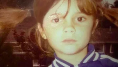 Felismered ezt a világsztárt? Már gyerekként sem tudott mosolyogni!