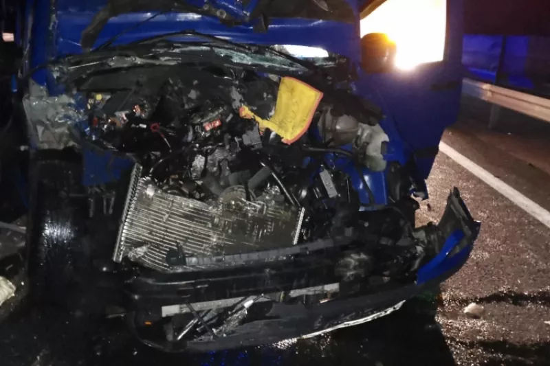 Egy személy a helyszínen életét vesztette és nyolc fő szenvedett orvosi ellátást igénylő sérülést.