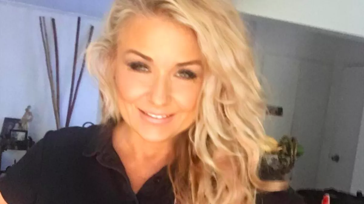 Éveken át nem mosta le a sminket ez a nő, durva következménye lett - Fotók