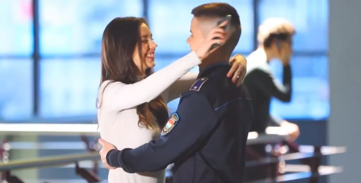 Igazából szeretet - itt a rendőrség Valentin-napi videója!