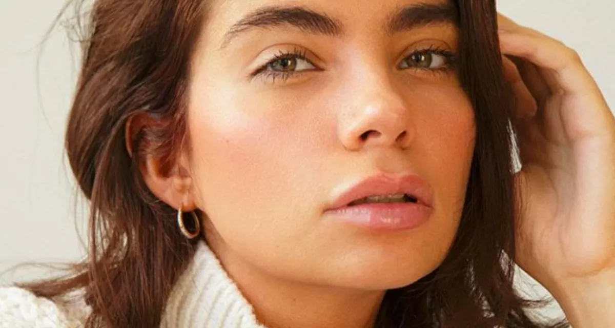 Dúsgazdag Insta-modell lett ebből a 23 éves Meki-eladóból! - Fotók