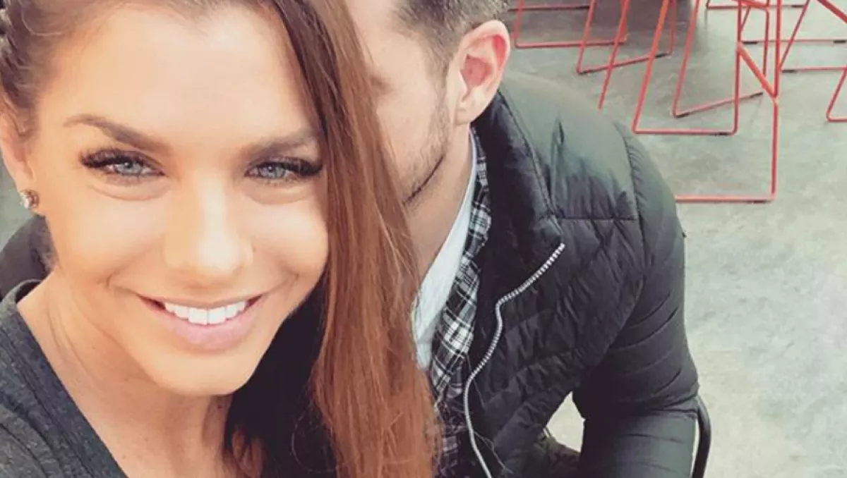 Jöhet az esküvő, a baba: megmutatta szerelmét Dér Heni - Fotók