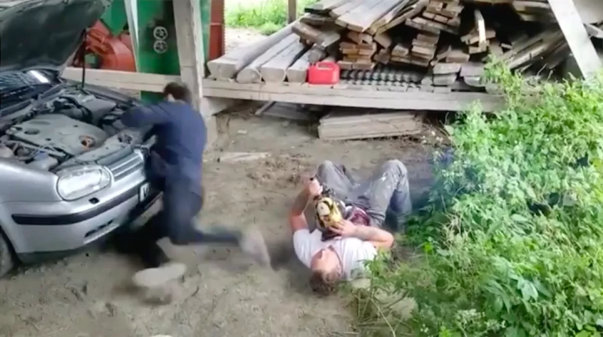 Jobb lett volna, ha ez a 8 ember be sem megy ma dolgozni! - Videók