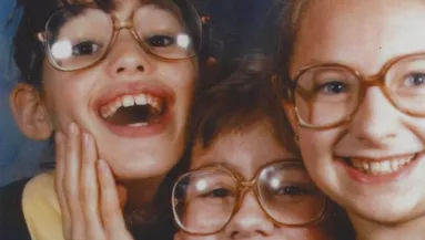 Melyik hollywood-i sztár hordott korábban szemüveget? - Fotó