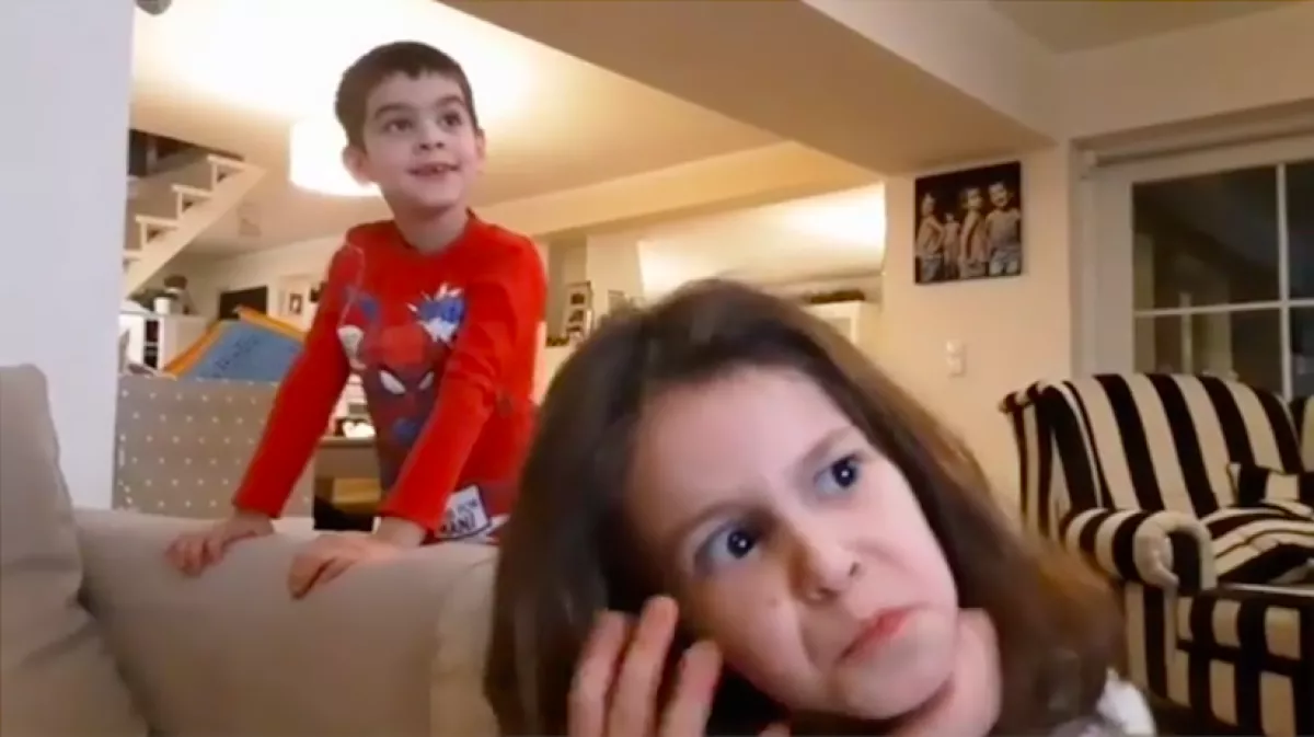 Nicsak, ki vagyok: így reagáltak Ördög Nóri gyerekei, amikor kibújt a jelmezből - Videó