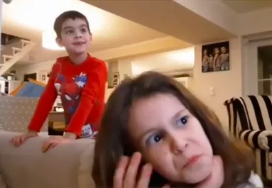 Nicsak, ki vagyok: így reagáltak Ördög Nóri gyerekei, amikor kibújt a jelmezből - Videó