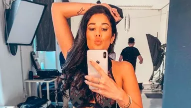 Szempilla, műköröm és smink nélkül posztolt Singh Viki, durván nekiestek a kommentelők - Fotók