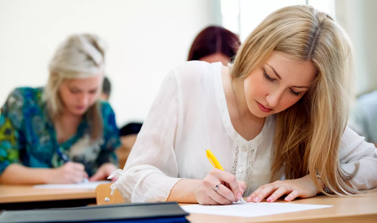 Döntött a kormány az érettségiről! - És a kijárási korlátozásról is