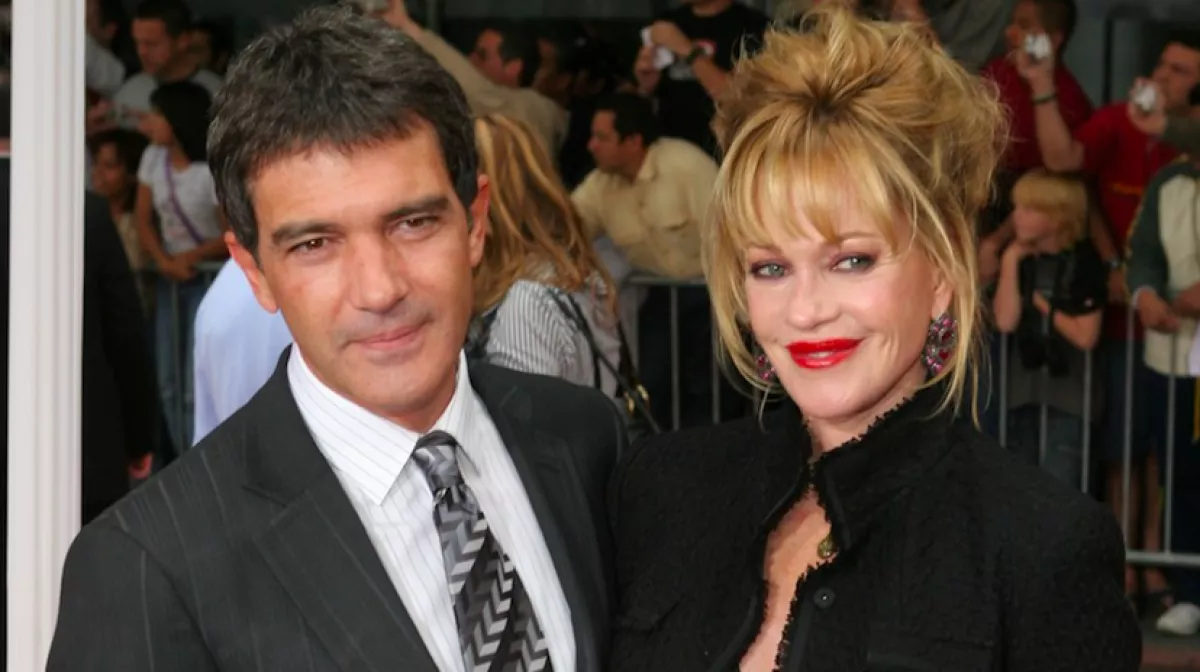 Melanie Griffith-ért aggódnak a rajongói, a háza előtt fotózták le! - Fotók