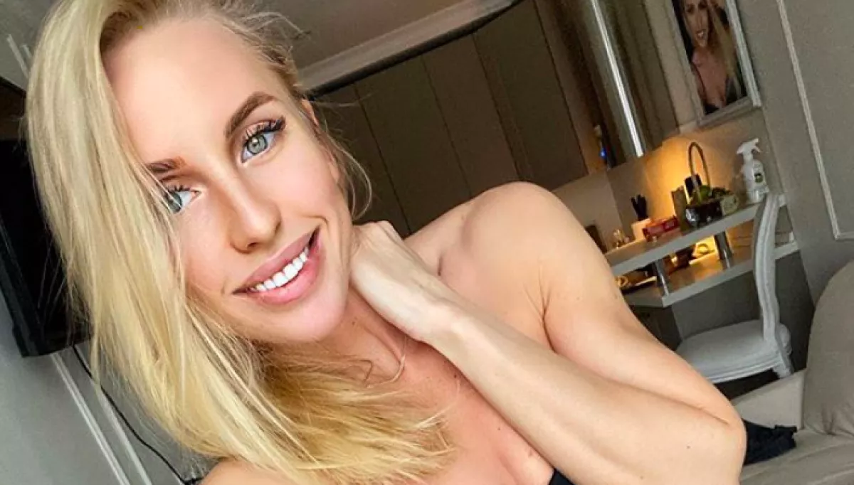 Maszkokból csinált bikinit az Insta-modell, nekiestek a trollok! - Fotók