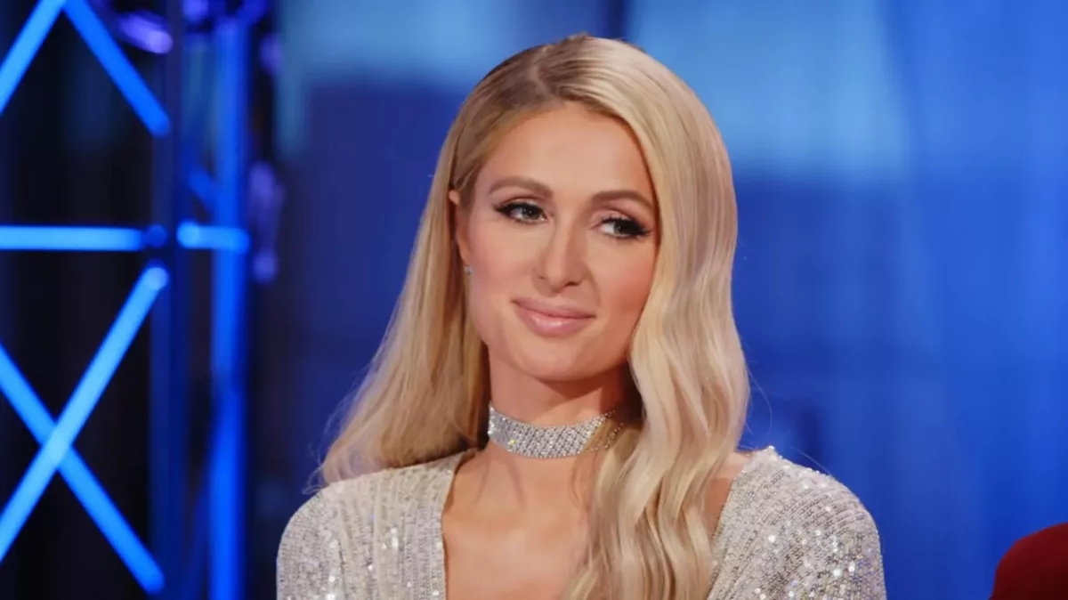 Paris Hilton festményein röhög a világ - Videó