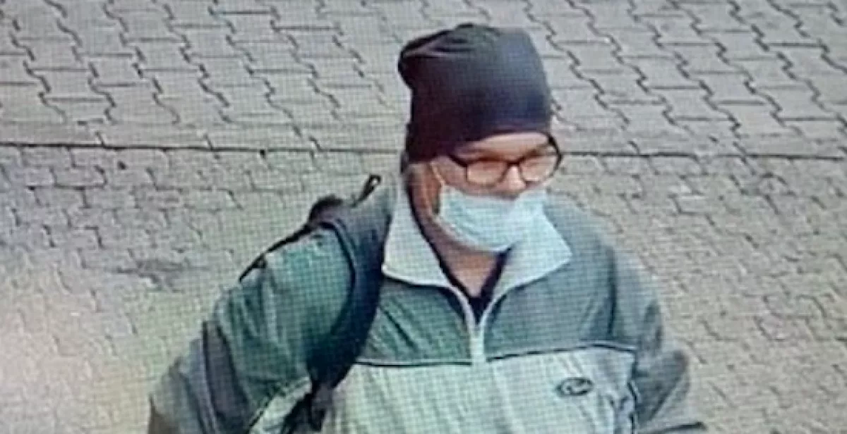 Lecsúszott a "maszkos rabló" maszkja - őt keresi az ország! - Friss fotók