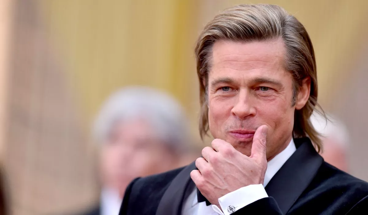 Dobj el mindent! Ezt a nőt hívta randira nyilvánosan Brad Pitt! - Fotók