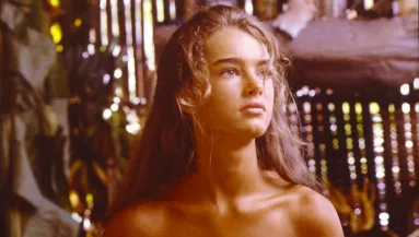 55 évesen vetkőzött bikinire A kék lagúna gyereksztárja! Leesik az állad - Fotók