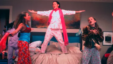 Hirtelen 30: bombanő lett a kis Jenna-ból! Megőrülnek érte - Fotók