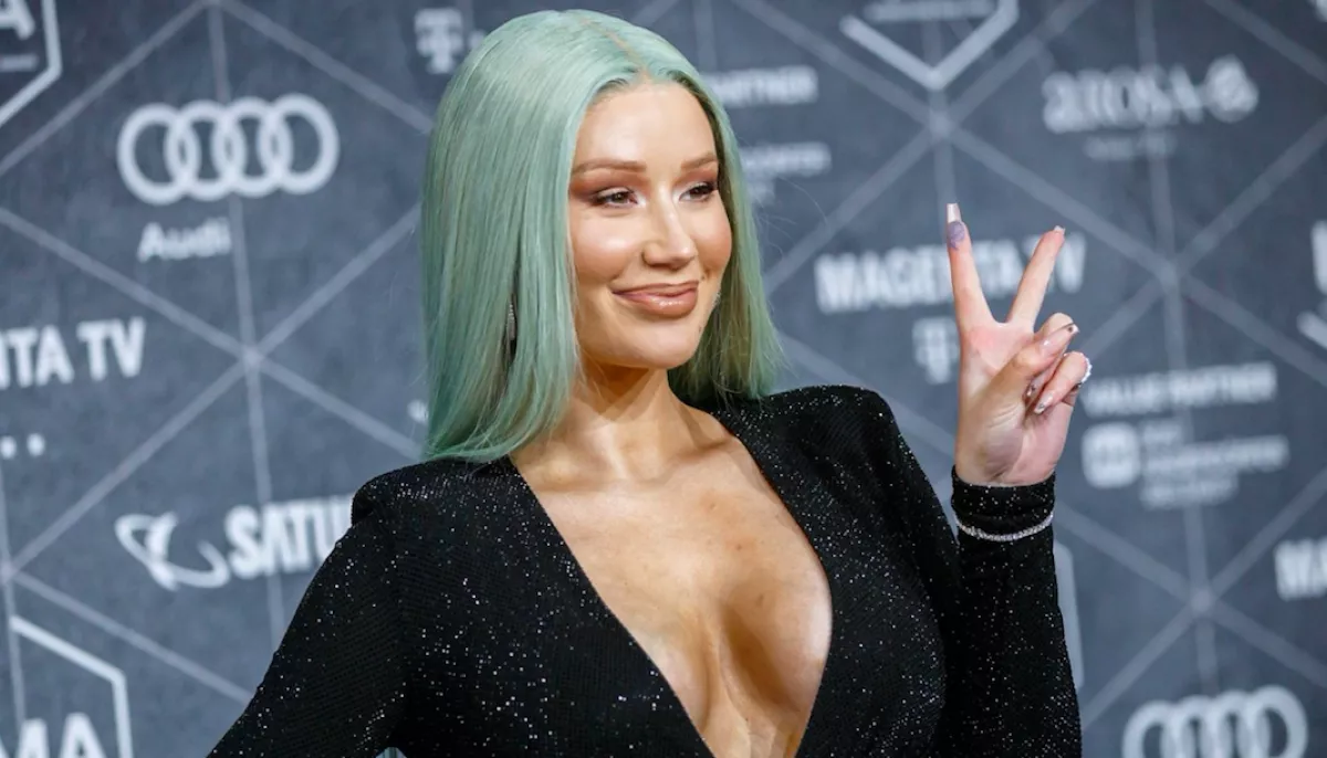 Leleplezte az ügynökség! Így néz ki Iggy Azalea smink és retus nélkül! - Fotók