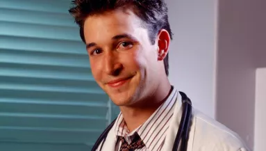 Ráncos, szakállas - fel sem ismernéd ma már a Vészhelyzet Carter dokiját - Fotók