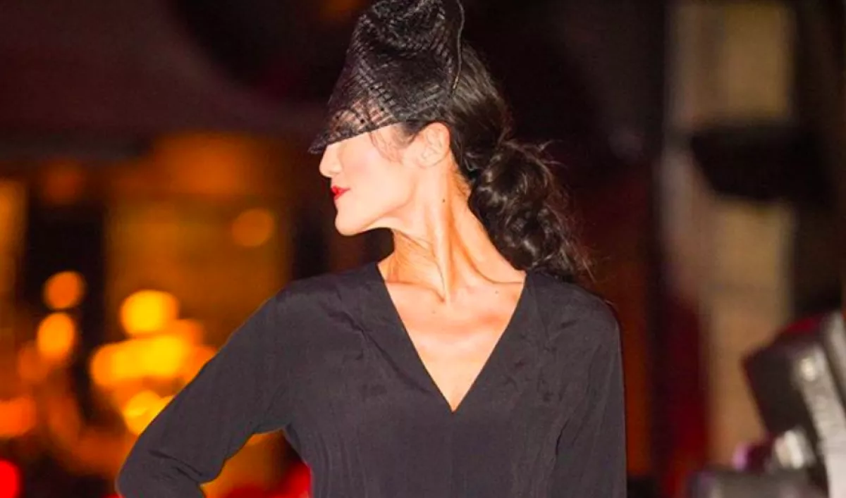 Nem tapad a bőr a 29 éves modell testére, ezért mindenki 60-nak nézi! - Fotók