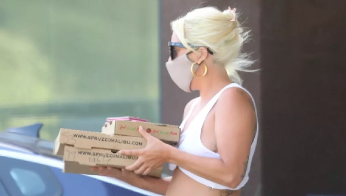 Mi történt? Lady Gaga pocakja felrobbantja a világot - Fotók