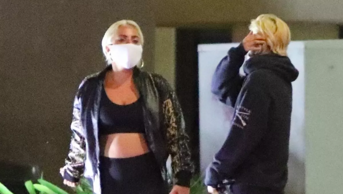 Odalépett egy rajongója Lady Gagához, ami ezután történt, arra ő sem számított - Fotók