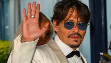 Bréking! Ez a fiatal színésznő Johnny Depp új szerelme! - Fotók