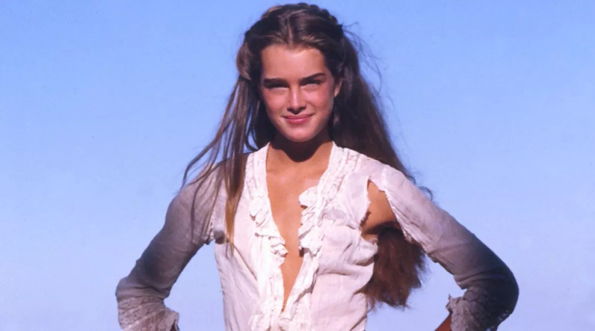 Vizesen, bikiniben mutatta meg: Brooke Shields vérében van A kék lagúna - Fotók