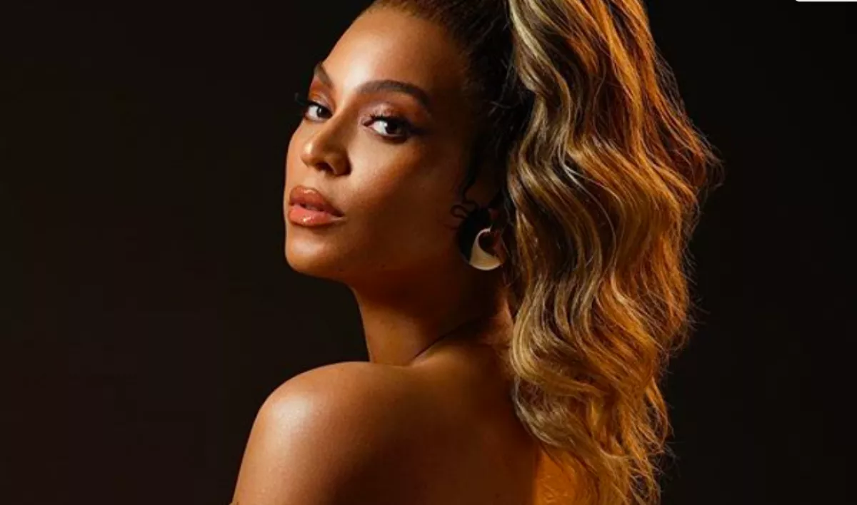 Beyonce hasonmása letarolja a netet - és amit a színpadon művel... - Fotók