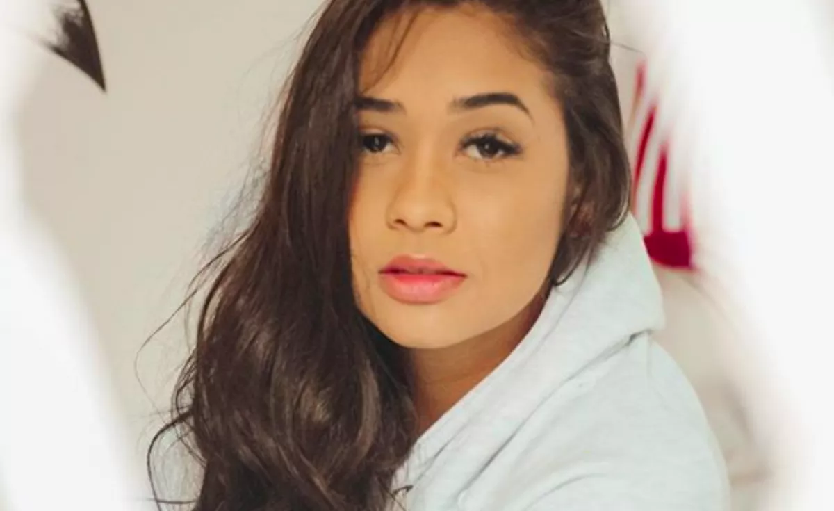 Kerekesszékben éli le az életét ez a lány, mert lövetett egy orrpiercinget - Fotók