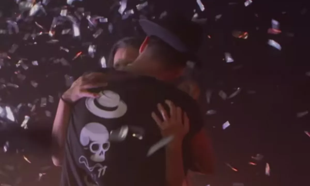 Szenzáció: a színpadon kérte meg a világsztár DJ a magyar lány kezét! - Videó