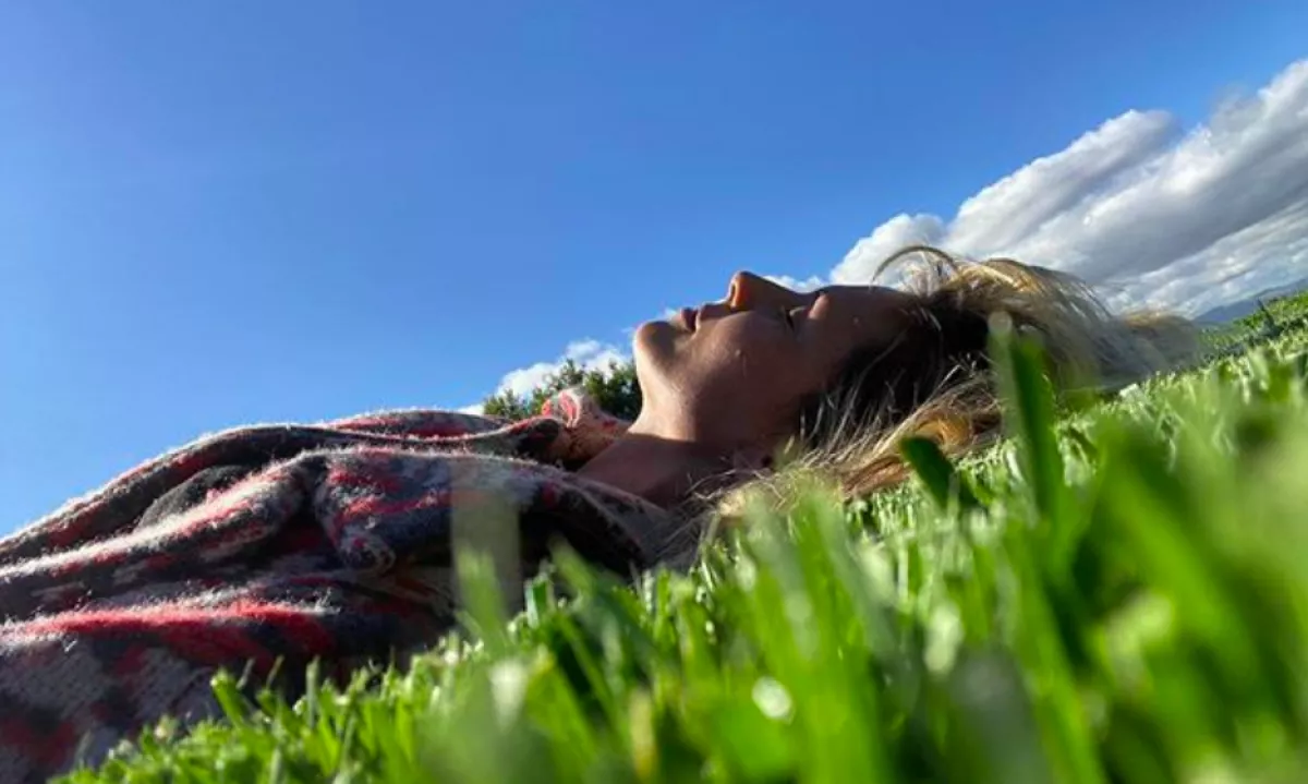 Szórakozik a világgal? A 47 éves sztár terhessége napok óta téma! - Fotók