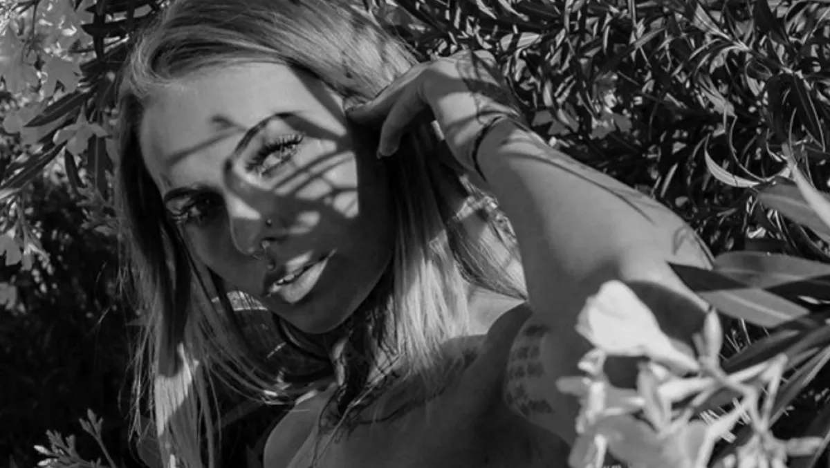 BORZASZTÓ: öngyilkos lett a fiatal sorozatsztár, ezért az édesanyja, Melinda is! - Fotók