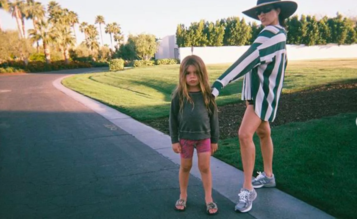 "Nem vagyok jól" - Kourtney kisfia kopasz lett - Fotók