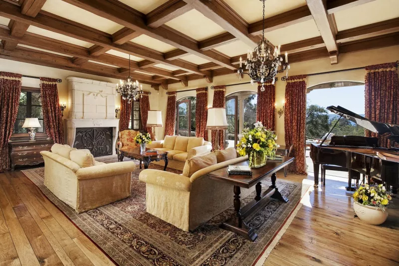Santa Barbara Montecito nevű városában vették meg a több mint 1600 négyzetméteres házat, amihez jókora birtok tartozik.