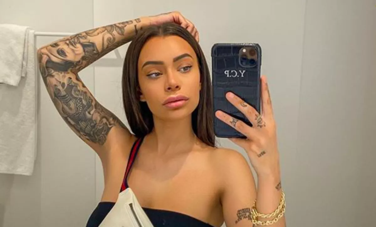 MEGRÁZÓ KÉPEK: Felismerhetetlenre verték a Kísértés sztárját a házibulijában!