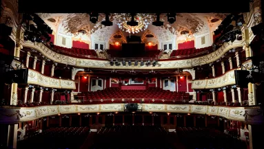 RENDKÍVÜLI: pozitív koronavírusteszt a Vígszínházban - minden felborult!