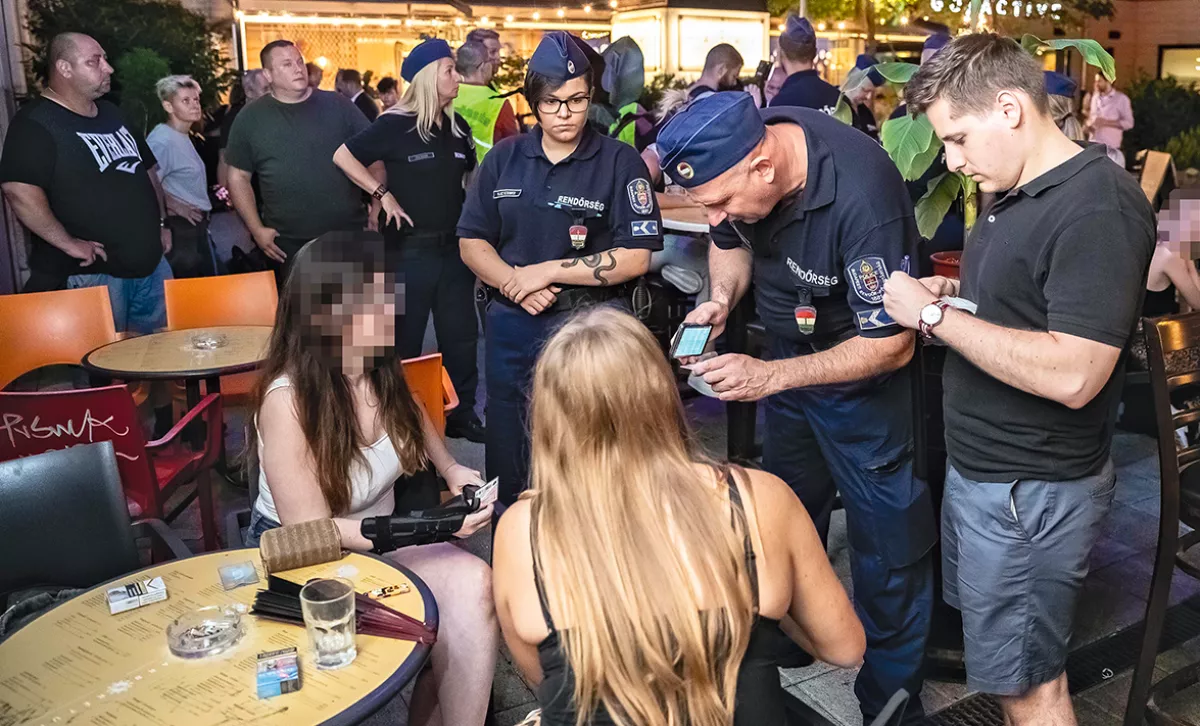 RAZZIA: Egy DJ-nél is drogot találtak a bulinegyedben! - Fotók