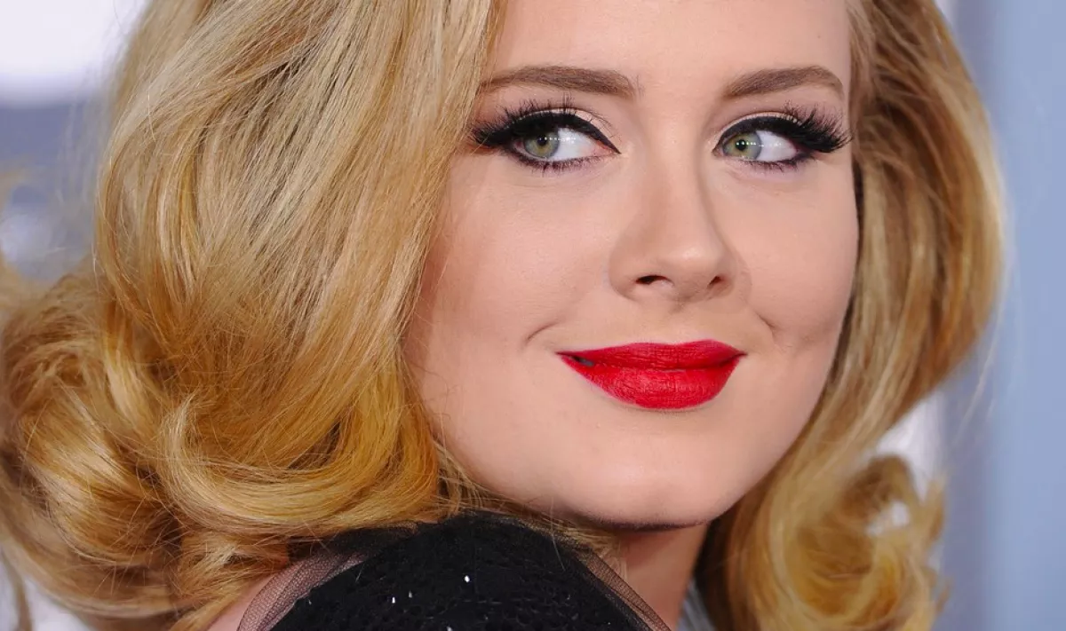 Bikinis képet posztolt Adele, felrobbant a világháló - Fotók