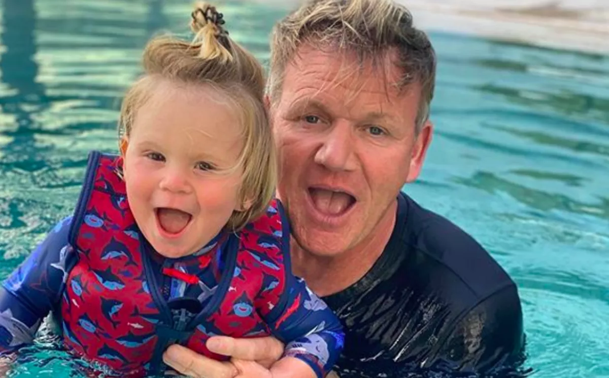 Gordon Ramsay medencéje sokaknál kiverte a biztosítékot! - Fotók