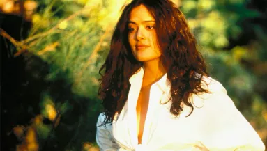 Fürdőruhában ünnepelte az 54-et Salma Hayek! - Fotók