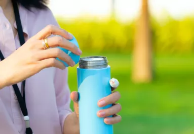 Csak egy kulacsot rendelt a lányának a neten, amikor kinyitotta, felfordult a gyomra